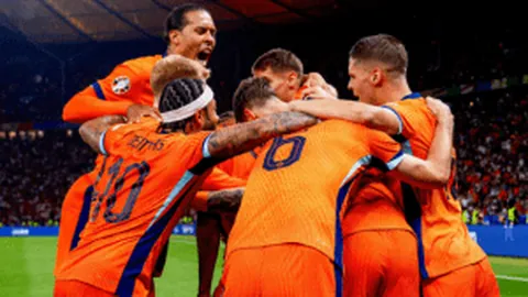 刘昊宇在亚冬会单板滑雪男子坡面障碍技巧项目中夺银，山东运动员再创佳绩